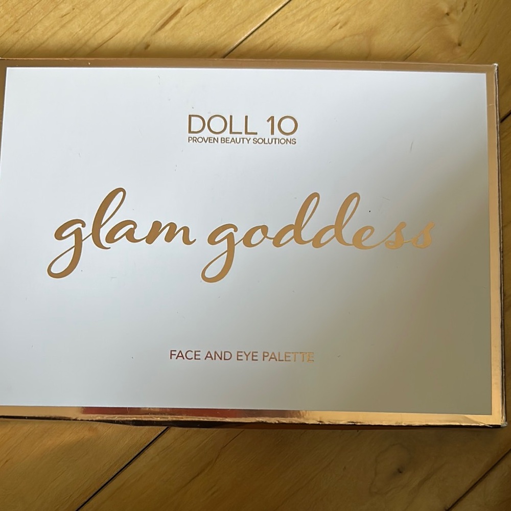 Doll 10 Glam Goddess Face and Eye Palette
